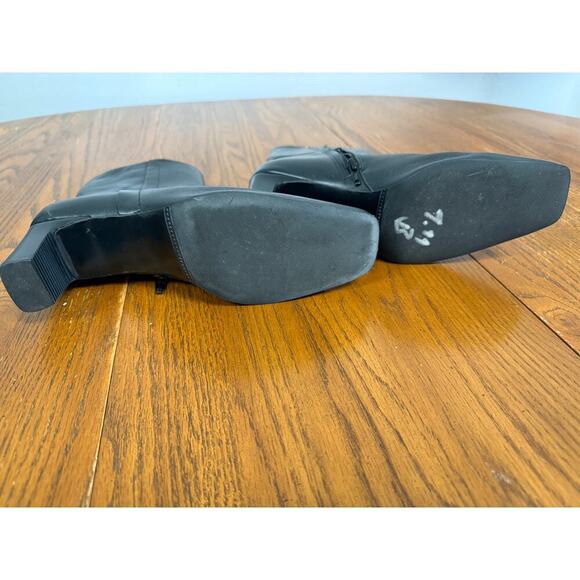 Michelle D size 8M zipper ankle boot. - Picture 4 of 5